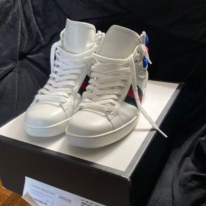 Gucci laced up sneakers